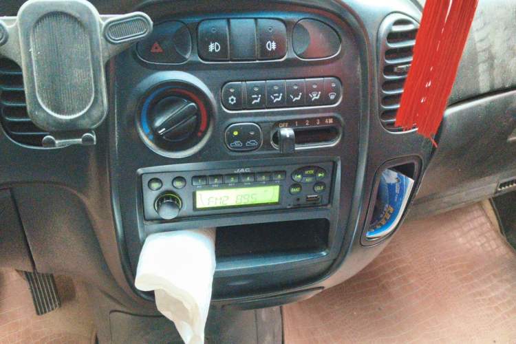 Used JAC Group Refine 2011 2.0L Shuttle Gasoline Comfort Edition HFC4GA3 Audio And AC Panel