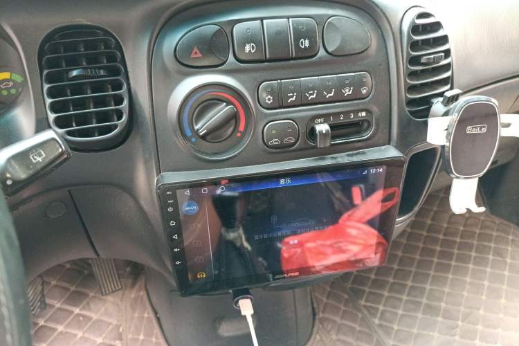 Used JAC Group Refine 2011 2.8T Shuttle Diesel Standard Version HFC4DA1-2B1 Audio And AC Panel