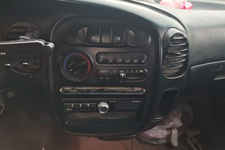 Used JAC Group Refine 2011 2.0L Shuttle Gasoline Comfort Edition HFC4GA3 Audio And AC Panel