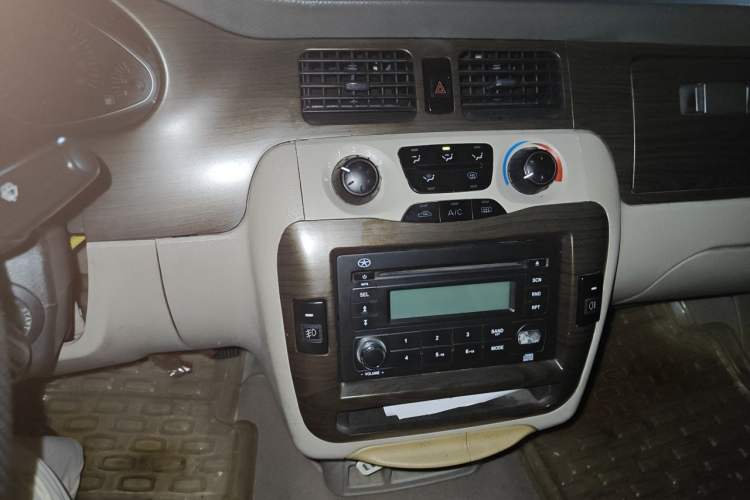 Used JAC Group Refine 2011 2.4L Government Procurement Version Manual Luxury Trim Audio And AC Panel