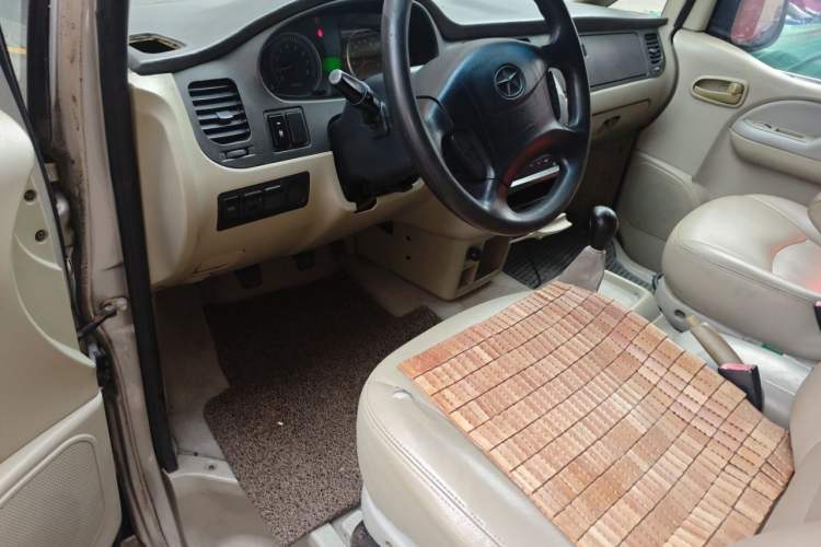 Used JAC Group Refine 2011 2.4L Colorful Journey Gasoline Standard Edition HFC4GA1-C Center Console