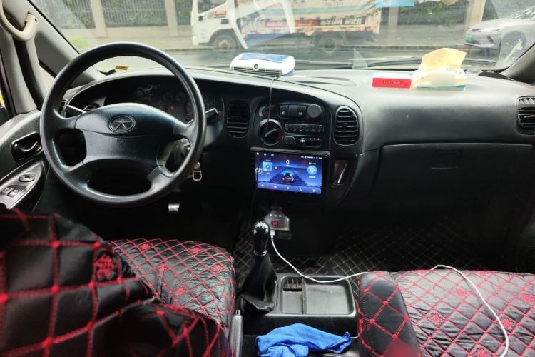 Used JAC Group Refine 2011 2.0L Shuttle Gasoline Standard Edition HFC4GA3 Center Console