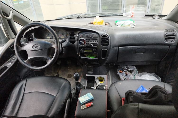 Used JAC Group Refine 2011 2.0L Shuttle Gasoline Standard Edition HFC4GA3 Center Console