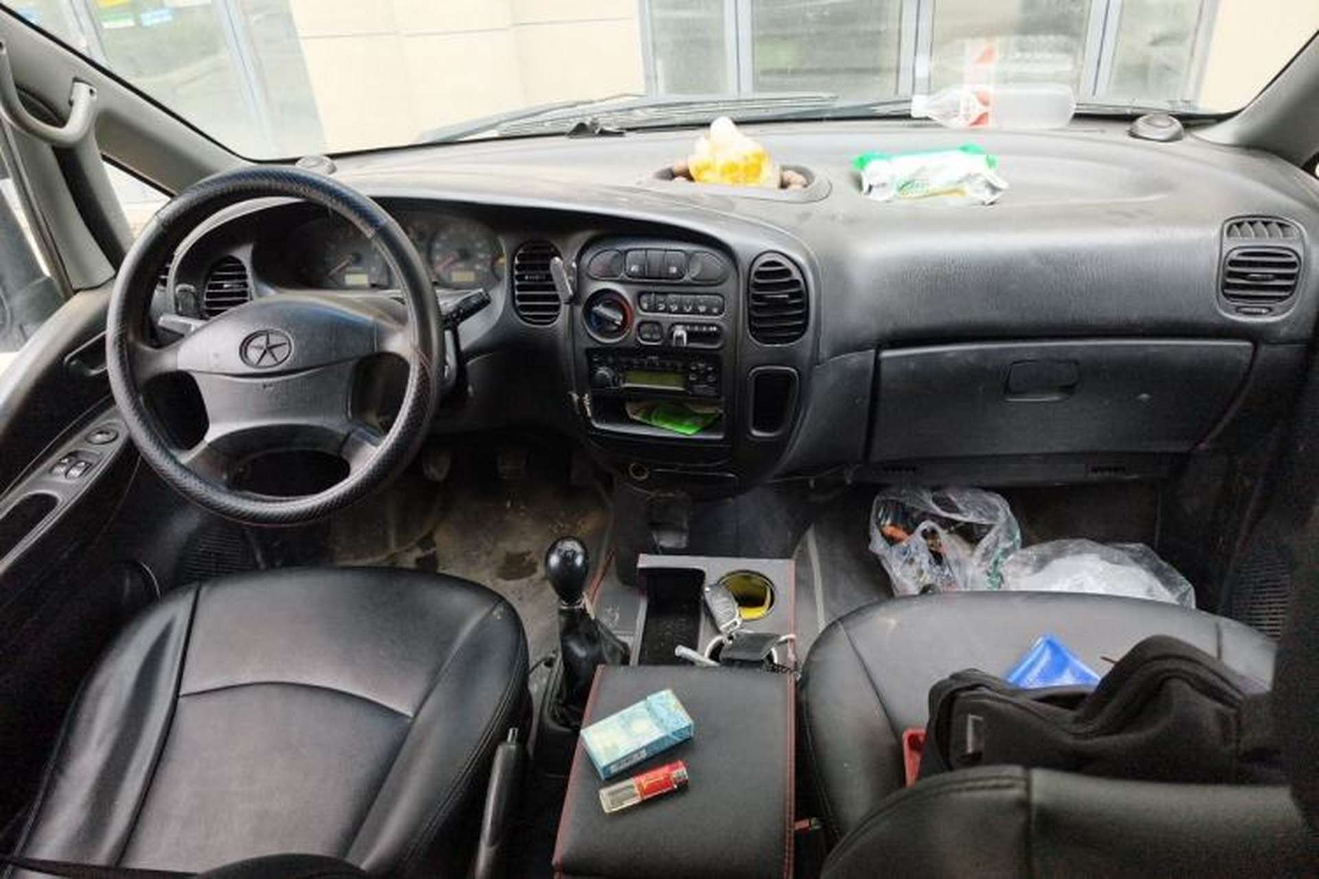 Used JAC Group Refine 2011 2.0L Shuttle Gasoline Standard Edition HFC4GA3 Center Console