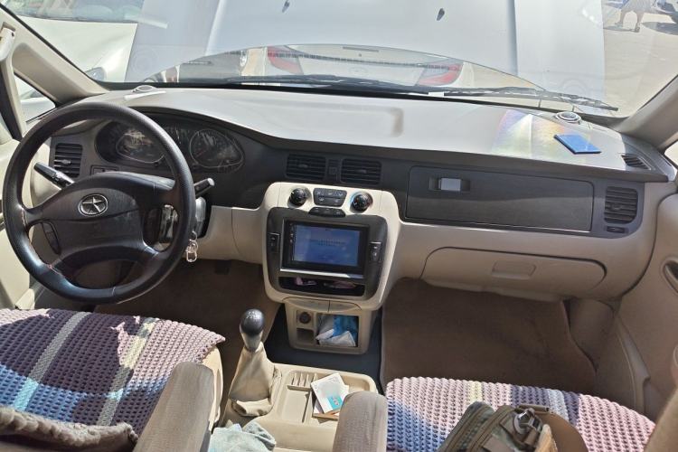 Used JAC Group Refine 2011 2.4L Government Procurement Version Manual Luxury Trim Center Console