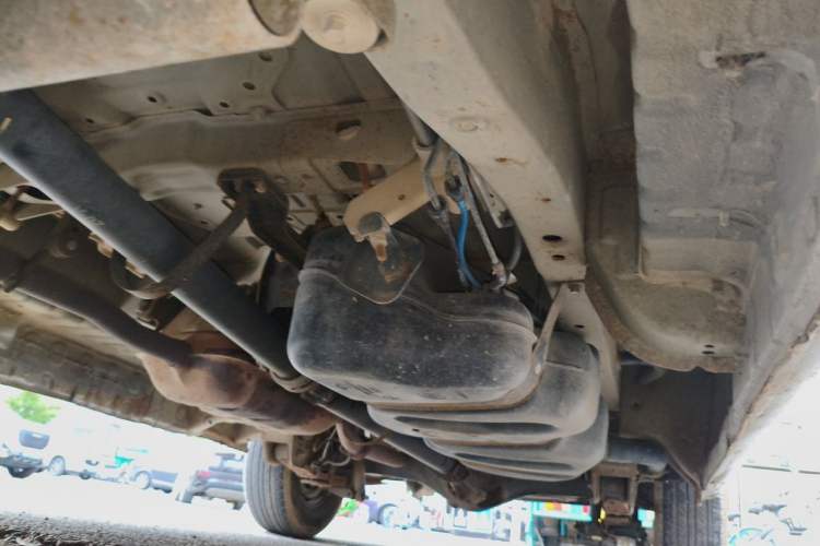 Used JAC Group Refine 2011 2.0L Shuttle Gasoline Standard Edition HFC4GA3 Chassis Front Left