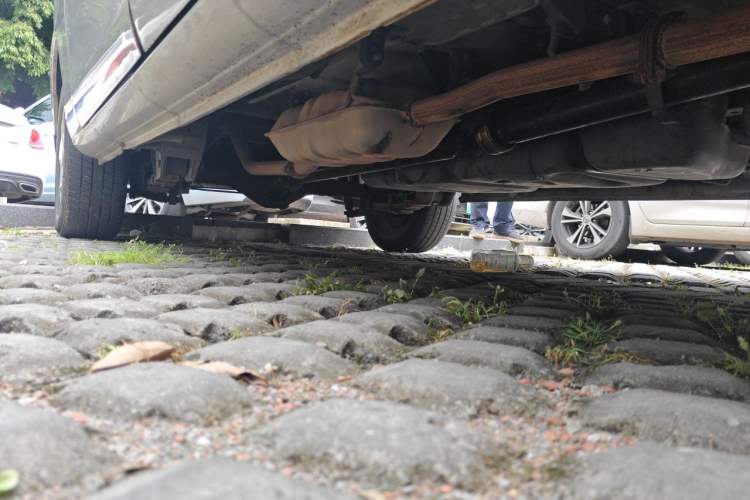 Used JAC Group Refine  Chassis Front Right