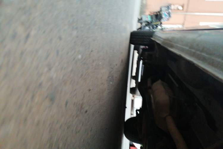 Used JAC Group Refine  Chassis Front Right
