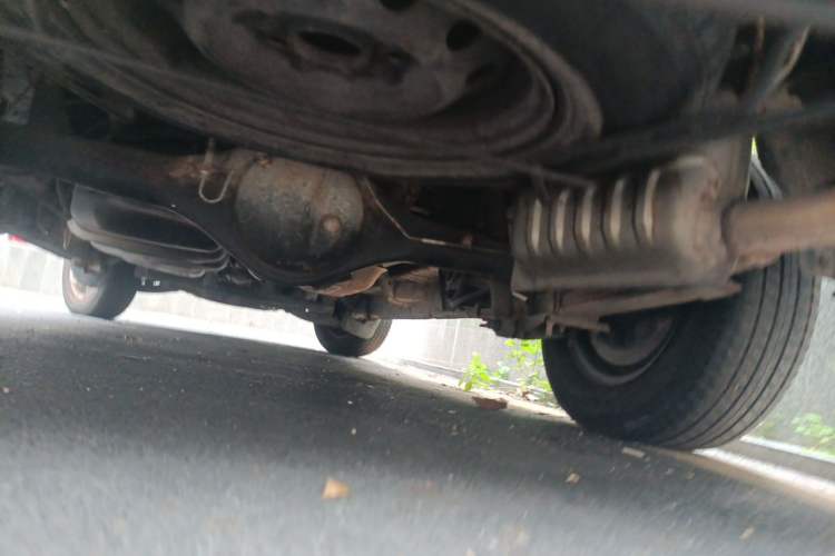 Used JAC Group Refine 2011 2.0L Shuttle Gasoline Standard Edition HFC4GA3 Chassis Rear