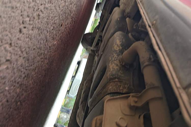Used JAC Group Refine 2011 2.4L Colorful Journey Gasoline Standard Edition HFC4GA1-C Chassis Rear Left