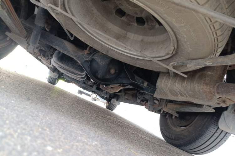 Used JAC Group Refine 2011 2.4L Xianghe Gasoline Standard Edition HFC4GA1-C Chassis Rear