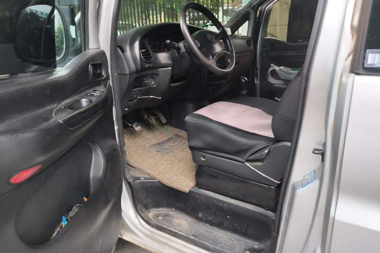 Used JAC Group Refine 2011 2.0L Shuttle Gasoline Standard Edition HFC4GA3 Driver Seat