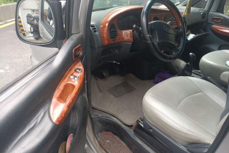 Used JAC Group Refine 2011 2.0L Shuttle Gasoline Standard Edition HFC4GA3 Driver Seat