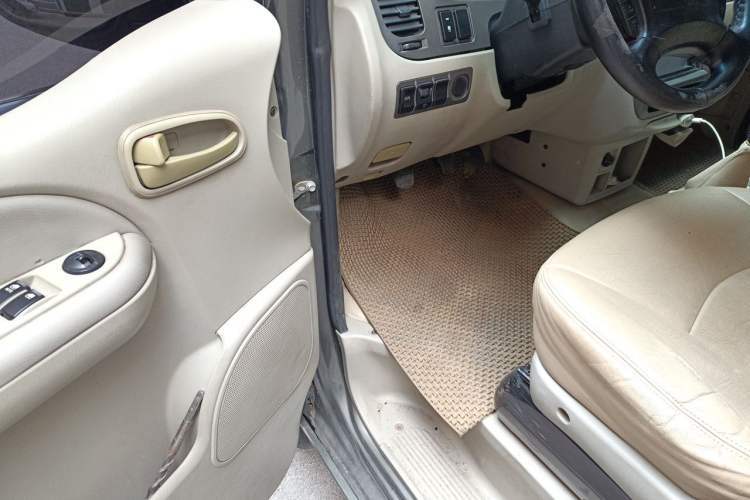 Used JAC Group Refine 2011 2.4L Xianghe Gasoline Standard Edition HFC4GA1-C Driver Seat
