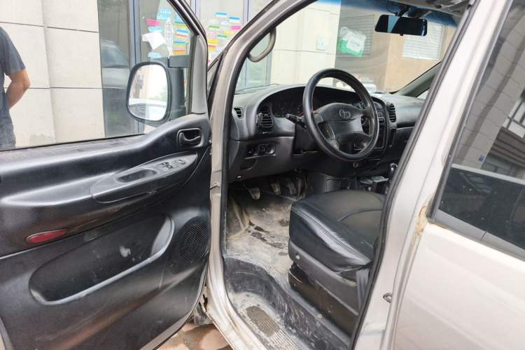 Used JAC Group Refine 2011 2.0L Shuttle Gasoline Standard Edition HFC4GA3 Driver Seat