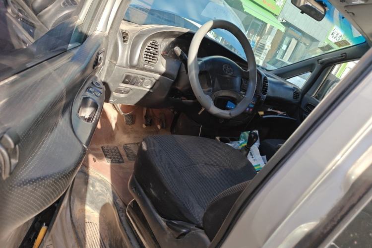 Used JAC Group Refine 2011 2.0L Shuttle Gasoline Standard Edition HFC4GA3 Driver Seat