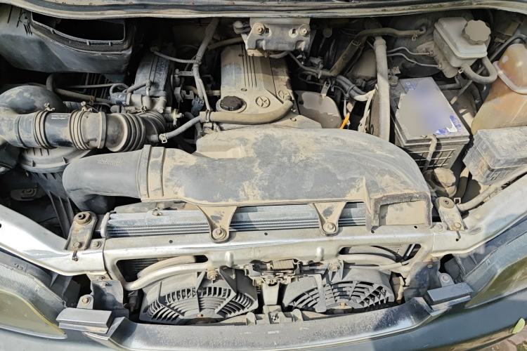 Used JAC Group Refine 2011 2.0L Shuttle Gasoline Standard Edition HFC4GA3 Engine Bay