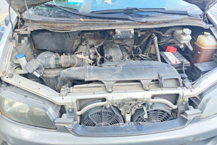 Used JAC Group Refine 2011 2.0L Shuttle Gasoline Comfort Edition HFC4GA3 Engine Bay