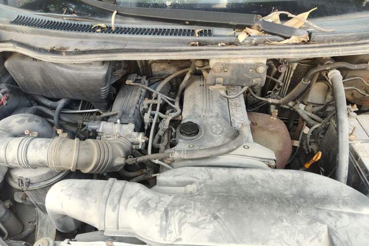 Used JAC Group Refine 2011 2.4L Government Procurement Version Manual Luxury Trim Engine Bay