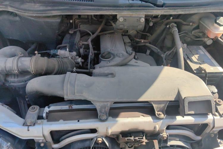 Used JAC Group Refine 2011 2.0L Shuttle Gasoline Comfort Edition HFC4GA3 Engine Bay