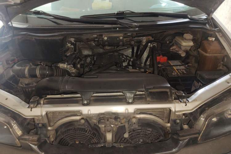 Used JAC Group Refine 2011 2.0L Shuttle Gasoline Standard Edition HFC4GA3 Engine Bay