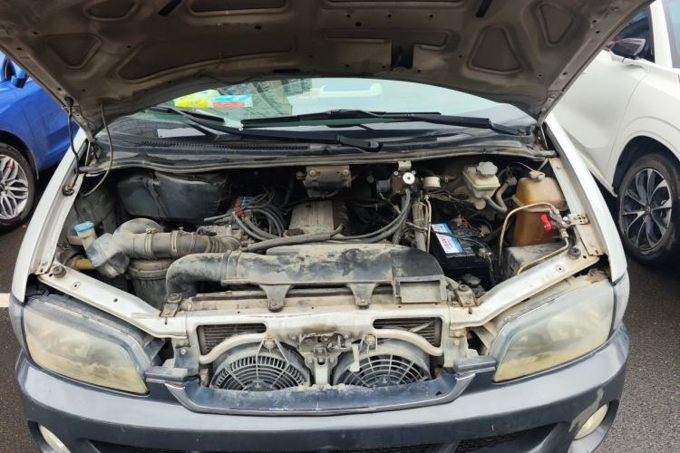 Used JAC Group Refine 2011 2.0L Shuttle Gasoline Standard Edition HFC4GA3 Engine Bay