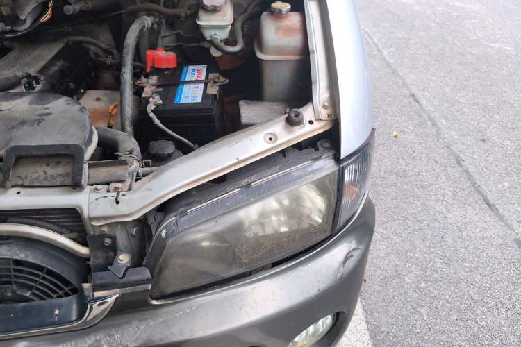 Used JAC Group Refine 2011 2.0L Shuttle Gasoline Standard Edition HFC4GA3 Engine Bay Left