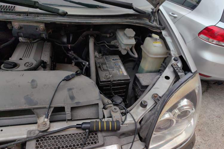 Used JAC Group Refine 2011 2.4L Government Procurement Version Manual Luxury Trim Engine Bay Left