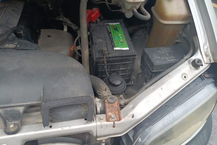 Used JAC Group Refine 2011 2.0L Shuttle Gasoline Standard Edition HFC4GA3 Engine Bay Left