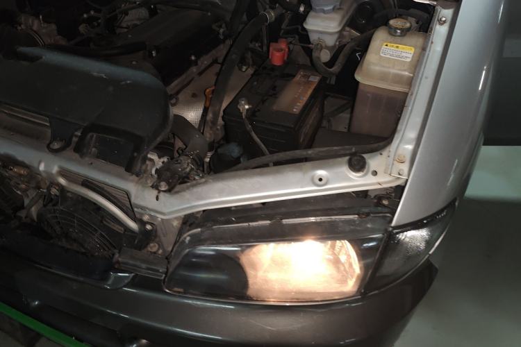 Used JAC Group Refine 2011 2.0L Shuttle Gasoline Comfort Edition HFC4GA3 Engine Bay Left