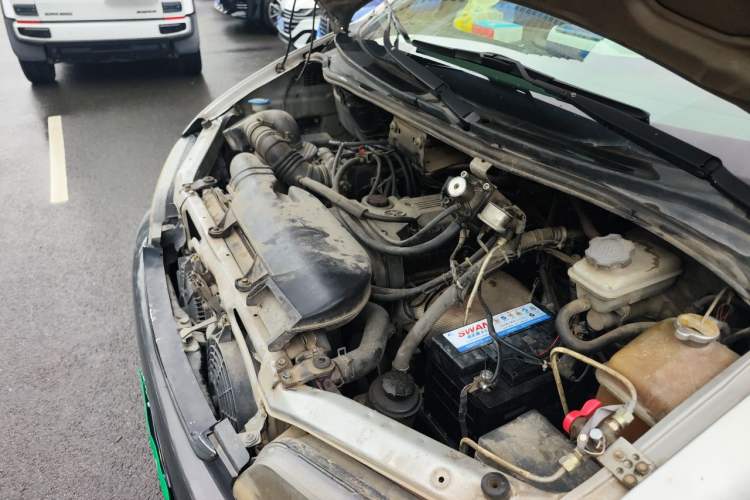 Used JAC Group Refine 2011 2.0L Shuttle Gasoline Standard Edition HFC4GA3 Engine Bay Left
