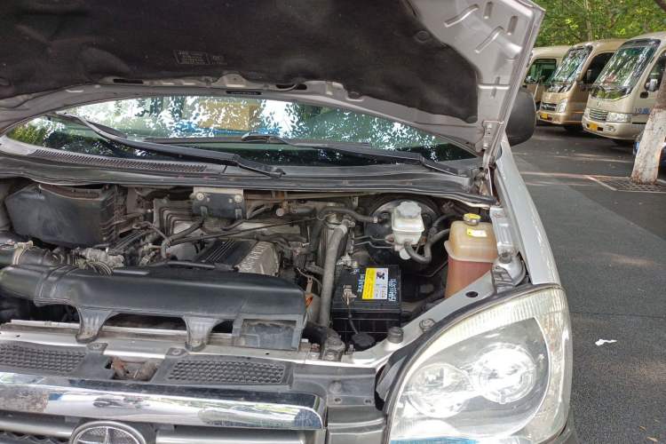 Used JAC Group Refine 2011 2.4L Government Procurement Version Manual Luxury Trim Engine Bay Left