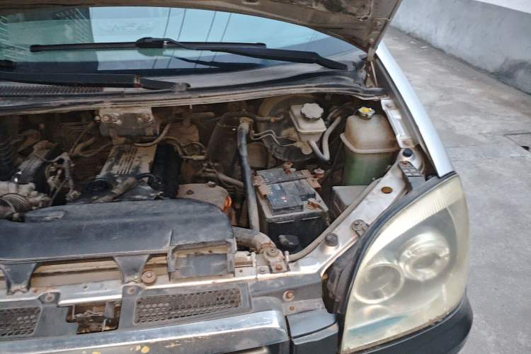 Used JAC Group Refine 2011 2.4L Colorful Journey Gasoline Standard Edition HFC4GA1-C Engine Bay Left