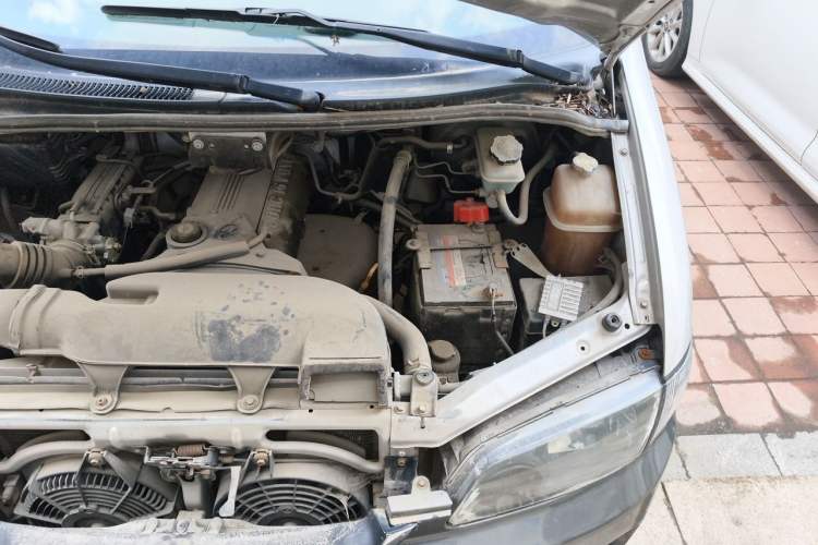 Used JAC Group Refine 2011 2.0L Shuttle Gasoline Standard Edition HFC4GA3 Engine Bay Left
