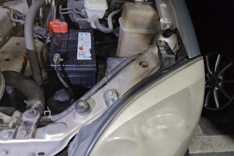 Used JAC Group Refine 2011 2.4L Government Procurement Version Manual Luxury Trim Engine Bay Left