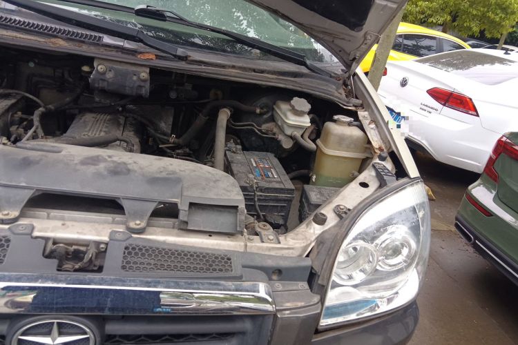 Used JAC Group Refine 2011 2.4L Xianghe Gasoline Standard Edition HFC4GA1-C Engine Bay Left