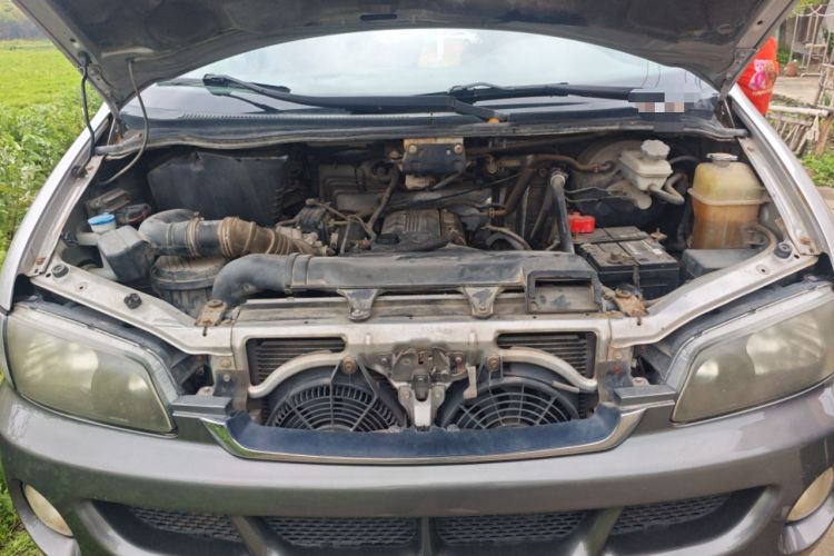 Used JAC Group Refine 2011 2.4L Government Procurement Version Manual Luxury Trim Engine Bay