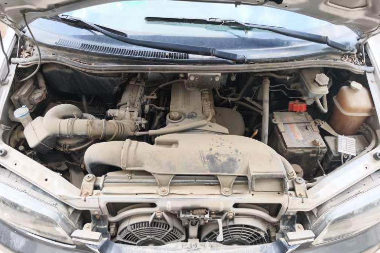 Used JAC Group Refine 2011 2.0L Shuttle Gasoline Standard Edition HFC4GA3 Engine Bay