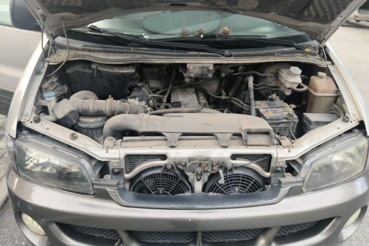 Used JAC Group Refine 2011 2.4L Colorful Journey Gasoline Standard Edition HFC4GA1-C Engine Bay