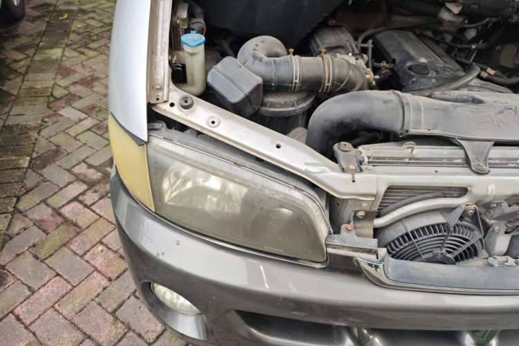 Used JAC Group Refine 2011 2.0L Shuttle Gasoline Standard Edition HFC4GA3 Engine Bay Right