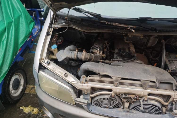 Used JAC Group Refine 2011 2.4L Colorful Journey Gasoline Standard Edition HFC4GA1-C Engine Bay Right