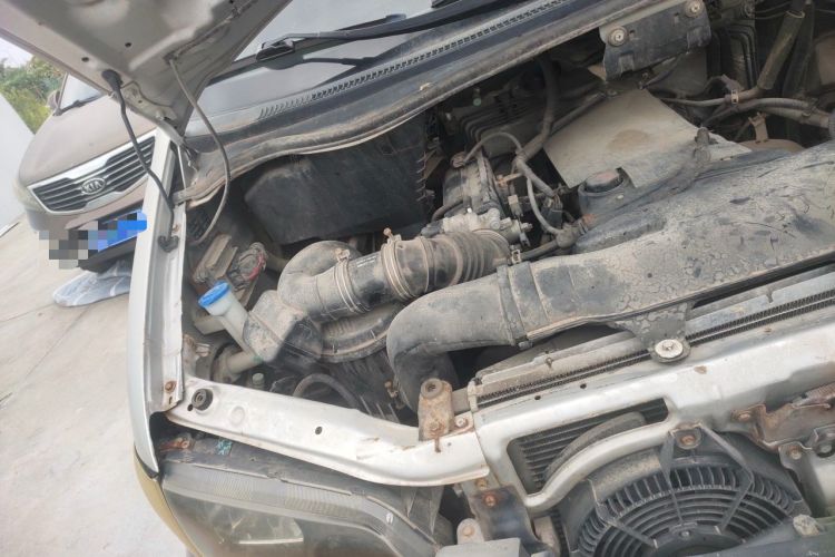 Used JAC Group Refine 2011 2.0L Shuttle Gasoline Comfort Edition HFC4GA3 Engine Bay Right