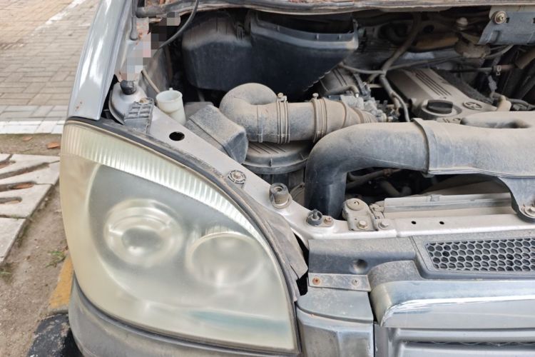 Used JAC Group Refine 2011 2.4L Government Procurement Version Manual Luxury Trim Engine Bay Right