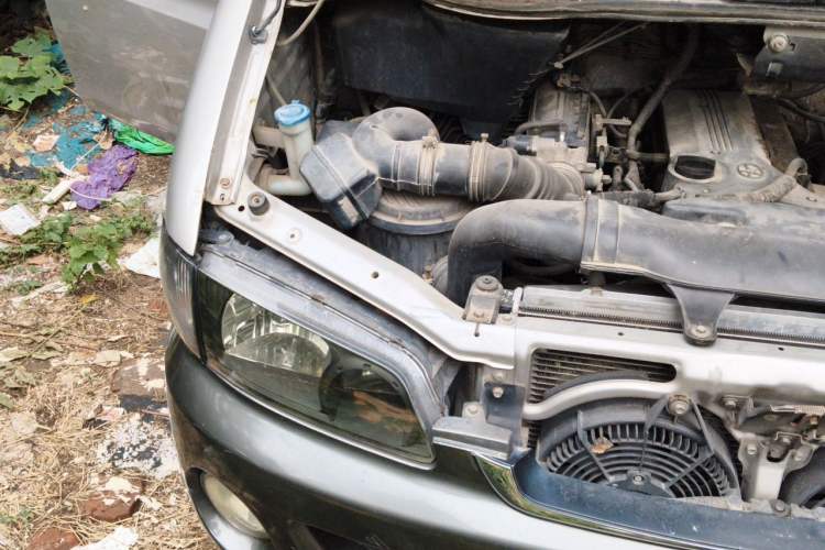 Used JAC Group Refine 2011 2.0L Shuttle Gasoline Comfort Edition HFC4GA3 Engine Bay Right