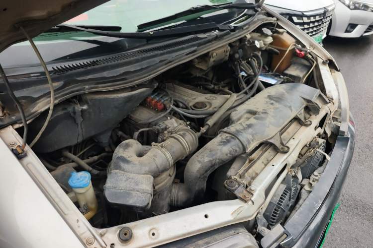 Used JAC Group Refine 2011 2.0L Shuttle Gasoline Standard Edition HFC4GA3 Engine Bay Right