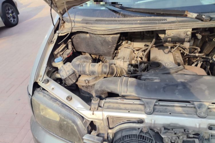 Used JAC Group Refine 2011 2.4L Colorful Journey Gasoline Comfort Edition HFC4GA1-C Engine Bay Right