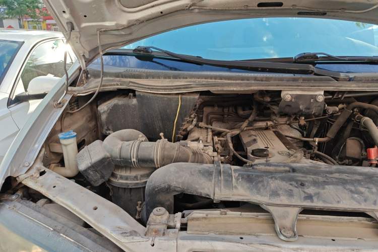 Used JAC Group Refine 2011 2.0L Shuttle Gasoline Standard Edition HFC4GA3 Engine Bay Right