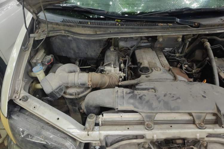 Used JAC Group Refine 2011 2.0L Shuttle Gasoline Standard Edition HFC4GA3 Engine Bay Right