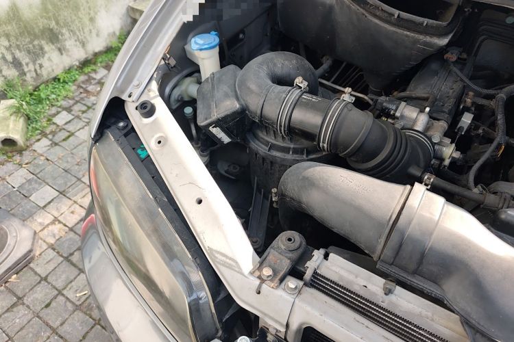 Used JAC Group Refine 2011 2.0L Shuttle Gasoline Standard Edition HFC4GA3 Engine Bay Right