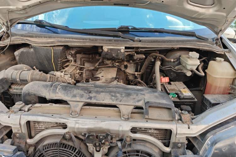 Used JAC Group Refine 2011 2.0L Shuttle Gasoline Standard Edition HFC4GA3 Engine Bay
